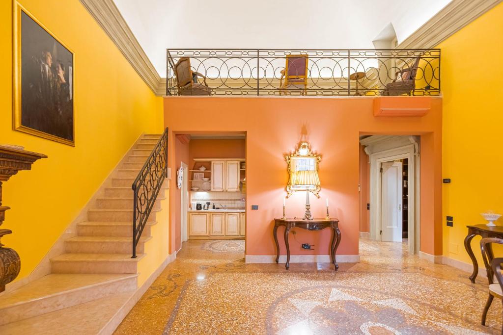 Tanari Palace